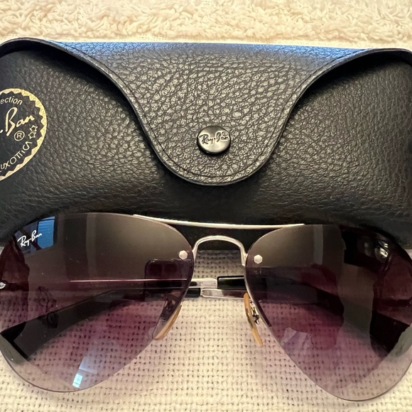 Ray-Ban Sunglasses - Picture 5 of 6